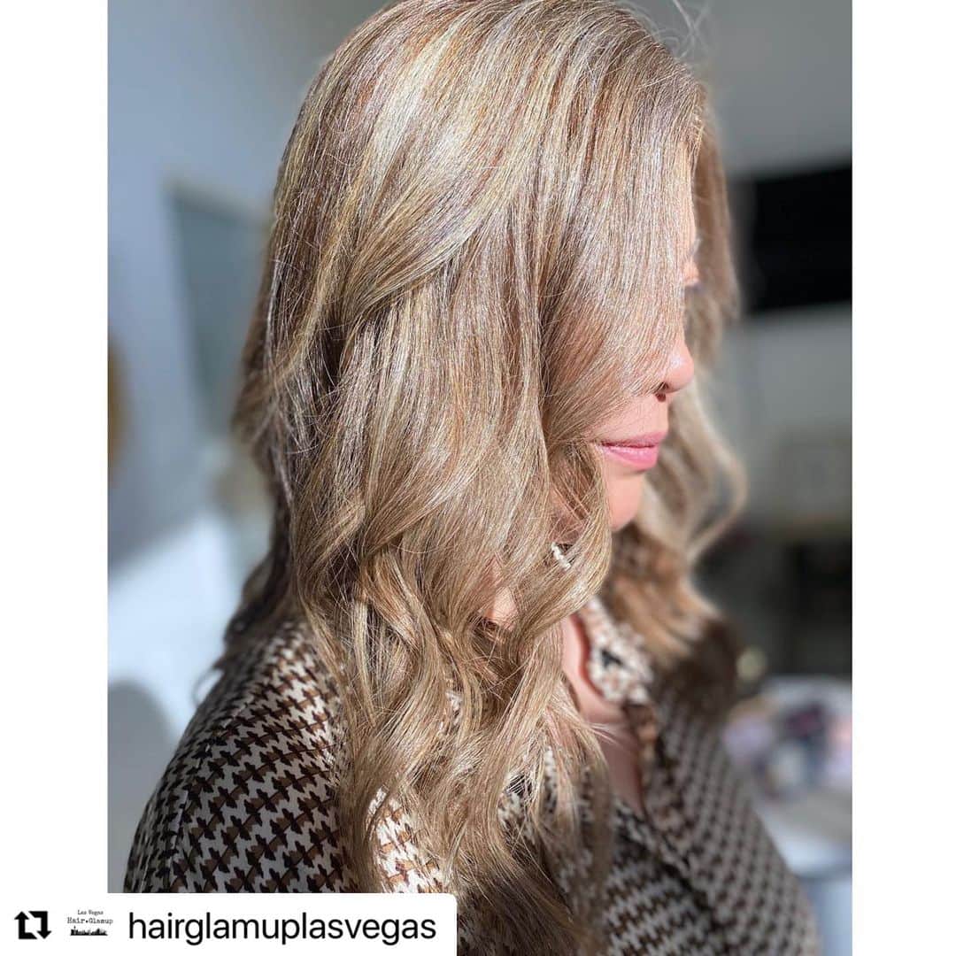 鈴木弘子のインスタグラム：「#Repost @hairglamuplasvegas with @use.repost ・・・ Beautiful color under the sunlight ☀️ Thank you so much ❤️💗❤️ @bettysuzuki79 * * * いつもありがとうございます！！」