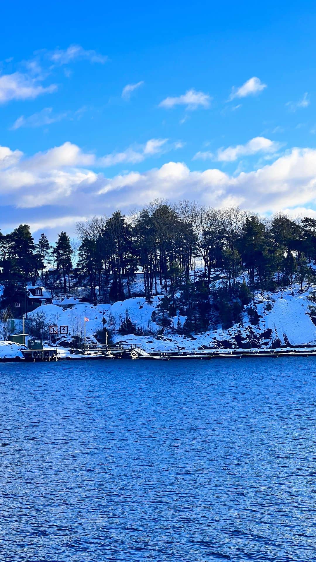 ナタリア・ベッカーのインスタグラム：「Conhecendo Oslo 🏔️❤️❄️」