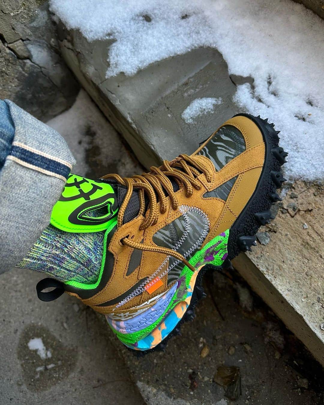Mr. Tyさんのインスタグラム写真 - (Mr. TyInstagram)「#kotd Nike @off____white Terra Forma. I remember V had a post asking what should he make and I remember saying “We need a dope Terra shoe for Chicago’s Winters”. I got what I asked for, but knowing him he already knew it was needed.  #ijustlikeshoes #complexkicks #kotd #igsneakercommunity #theshoegame #sneakerplaats #todaykicks #offwhite #niketerra #shoutmysneakz #terraforma #hnbmg #womft #wiw #wiwt #wdywt #whatiwore #ファッション #コーディネート」2月26日 6時03分 - regularolty