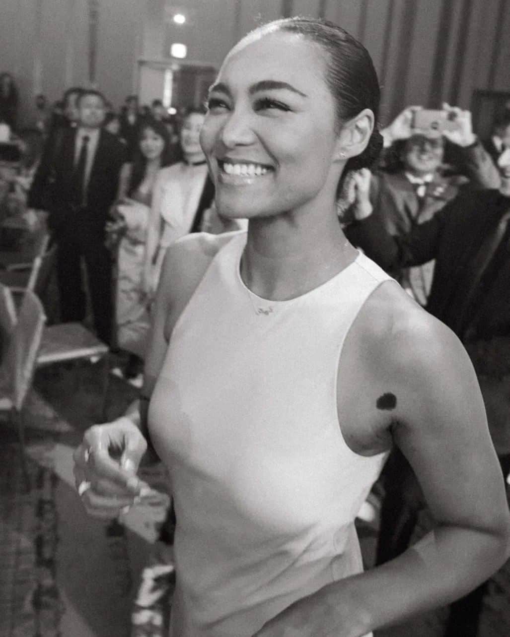 Crystal Kayのインスタグラム：「37💙  家族、ファン、環境、今日のご飯、そして自分の歌で影響を与えることができることすべてに感謝です。ありがとう🙏🏼 Grateful for everyone and everything and most importantly to be able to give back through my music. I am a year wiser now and I think I got more in store for you🫶  📸: @gqwedding_official」