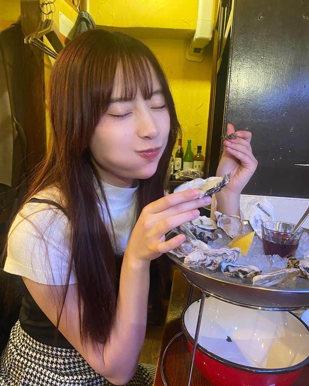 藤川らるむのインスタグラム：「生牡蠣好きすぎる🦪💞 ⁡ ⁡ ⁡ ⁡ ⁡ ⁡ ⁡   ⁡ ⁡ ⁡ 여자 #𝘧𝘰𝘭𝘭𝘰𝘸ｍ𝘦 #𝘧𝘰𝘭𝘭𝘰𝘸𝘦𝘳 #女孩 #섹시한 #𝘧𝘢𝘴𝘩𝘪𝘰𝘯 #ı𝘯𝘴𝘵𝘢𝘨𝘰𝘰𝘥 #𝘱𝘩𝘰𝘵𝘰𝘰𝘧𝘵𝘩𝘦𝘥𝘢𝘺 #𝘢𝘳𝘵 #𝘤𝘶𝘵𝘦 #𝘴𝘵𝘺𝘭𝘦 #𝘮𝘦 #패션스타그램 #セルフィー #𝘪𝘨𝘦𝘳𝘴𝘫𝘱 #𝘴𝘦𝘭𝘧𝘪𝘦 #팔로우환영 #란제리 #속옷 #น่ารักจัง #ใสใส#สคใส #ยิ้ม #คําคม  #สาวออฟฟิต#ถกและดีมือนจริง #สาวออฟฟิศ  #生牡蠣 #oysterperpetual」
