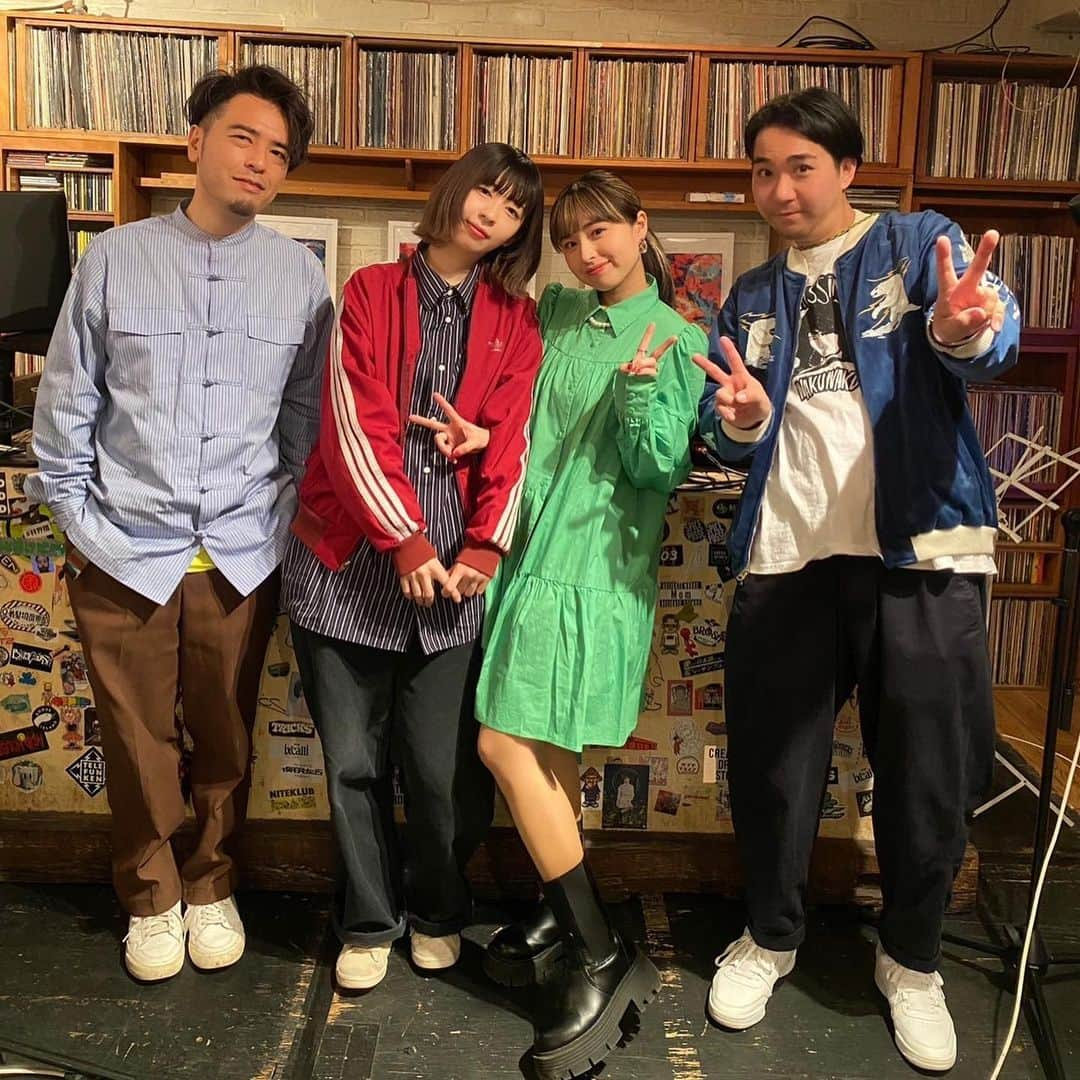 脇田もなりさんのインスタグラム写真 - (脇田もなりInstagram)「@timeoutcafediner  with @dorian_dorian & @_kayo_chaaan_  @michael_j_foks   アフターパーティー楽し過ぎた〜〜〜🥂🌈 ありがとうございました😭 沢山話せたし 初のドリカヨミニミニセットもできたし🎹最高に楽しかった😭 DJもノリノリ💃💃 本当にありがとうございました☆ 3月は下北と新宿で歌います🌈  #tokyo #timeout #ebisu #live #dj #music #thankyou #❤️‍🔥」2月26日 20時22分 - monariwakita