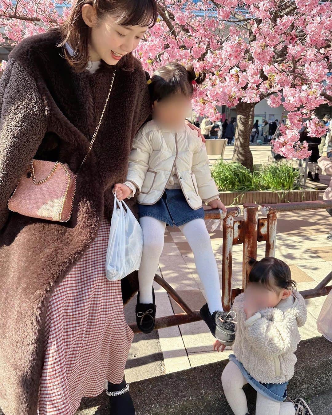萩中ユウのインスタグラム：「河津桜を見に🌸🌸🌸 ひと足早く堪能できて幸せでした。 今年も桜をいっぱい堪能したい...🍡  . #河津桜」