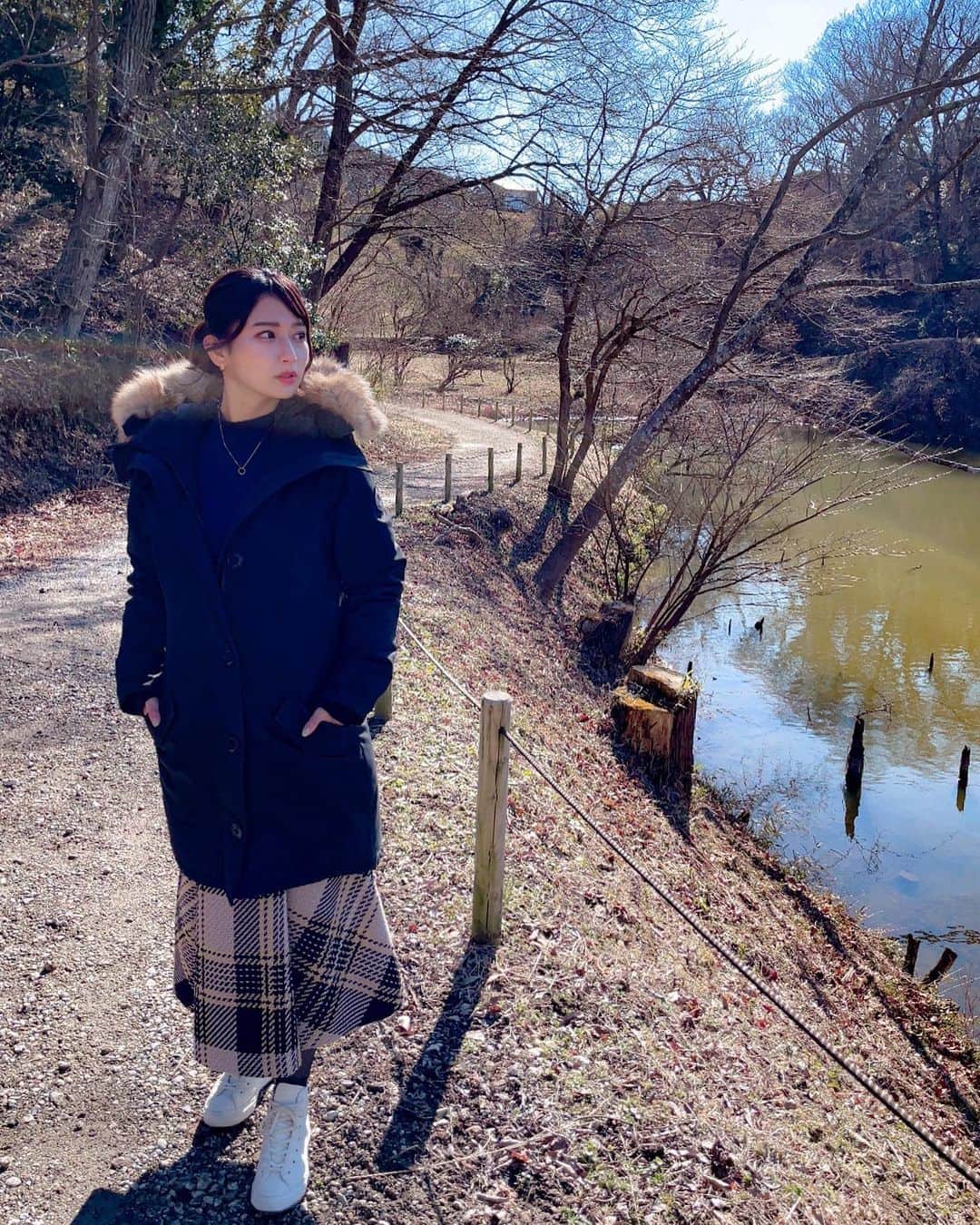 のインスタグラム：「KURKKUFIELDS 🐓 農業・食・アートが楽しめるオススメスポット！ 自然を満喫して癒された✨✨  #kurkkufields #nature #chiba #クルックフィールズ #千葉 #木更津 #千葉旅行 #千葉観光 #自然 #農業 #アート#japan #japantrip #国内旅行 #旅行 #映えスポット #オススメスポット #旅好き #旅好き女子 #旅行コーデ #田舎の風景 #canadagoose #ダウンコーデ #スカートで旅するchieru」