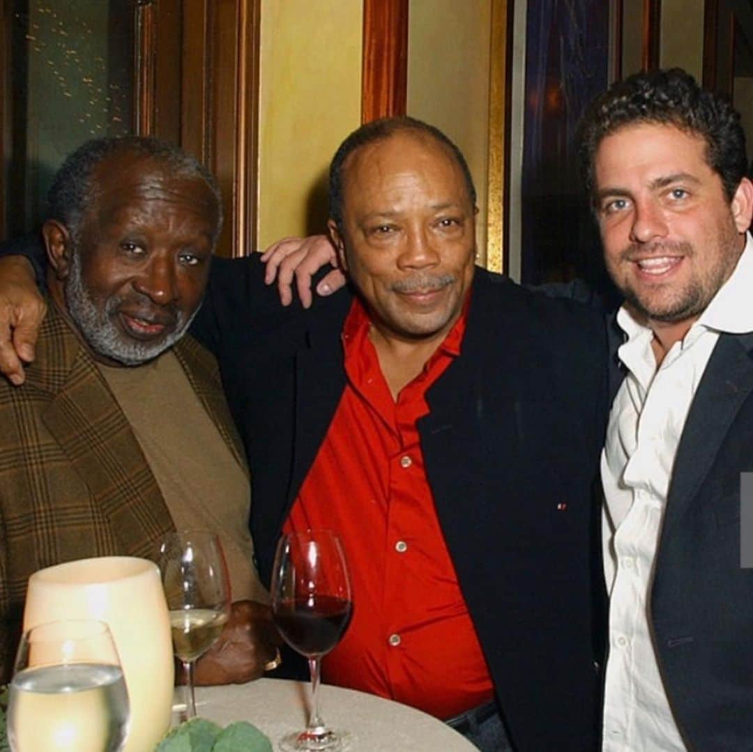 ブレット・ラトナーのインスタグラム：「Happy Birthday to The Black Godfather! #ClarenceAvant #Family Love you Clarence! Xo」