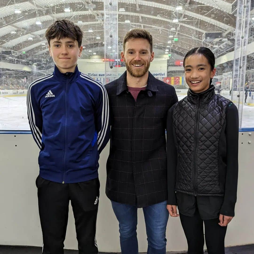 Phil Harrisさんのインスタグラム写真 - (Phil HarrisInstagram)「Romania you've been fun 🇷🇴  Very #proud of these 3! Their hard work, attitude and determination have been fantastic! Lessons learned, PBs achieved, and a podium finish for @jackradonovan to top it off! 👏🏼🇬🇧🙌🏼 It's been a pleasure team! #teamwork #proudcoach @adrianalagman @joe_zakipour  @tc_coaching_figureskating @nat_ice_centre @britishiceskating」2月26日 16時08分 - phil1harris