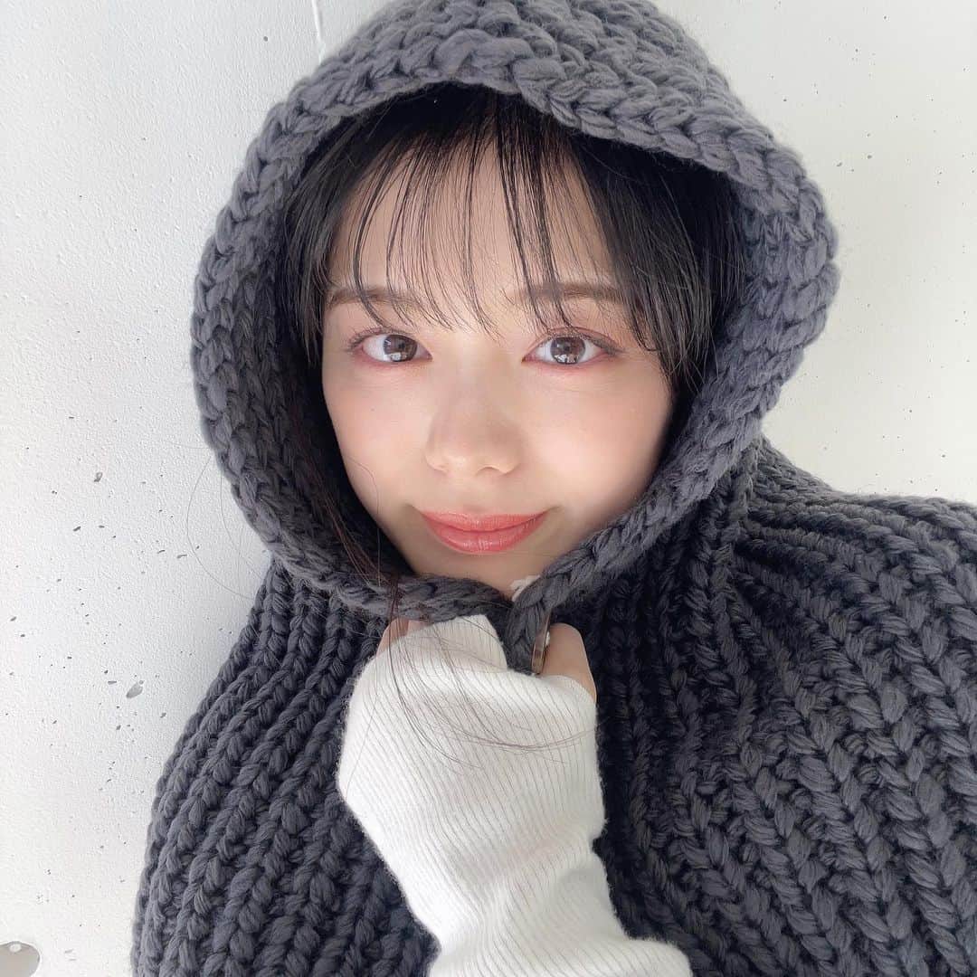 紺野彩夏のインスタグラム：「元気にしてますか？？ 最近、寒いからあったかくしてね☺︎ わたしは、青ずきんちゃんになれるバラクラバを手に入れたのでるんるんです🫶」