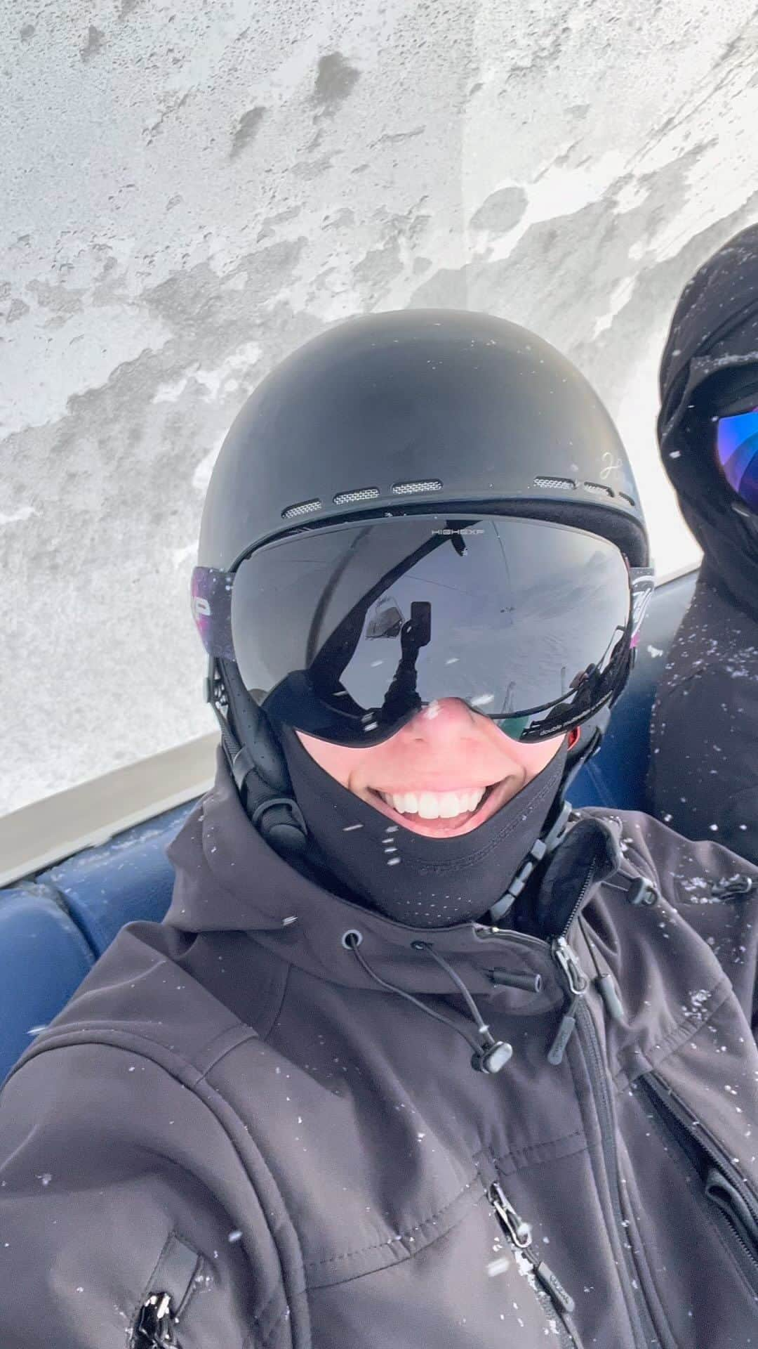 メーガン・ネイのインスタグラム：「Making memories with my snow man ❤️⛷️🙌🏼」