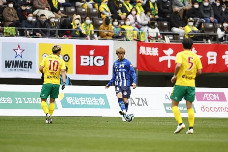 川井歩さんのインスタグラム写真 - (川井歩Instagram)「開幕2連勝！！長いキャンプを最高の形で締めくくれてよかったです。 まだまだ勝ち続けましょう！  #ただいま山形 #得点後チアゴの前へ #有言実行 #熊くん　#本当におめでとうございました」2月26日 18時02分 - s.h.ayumu8