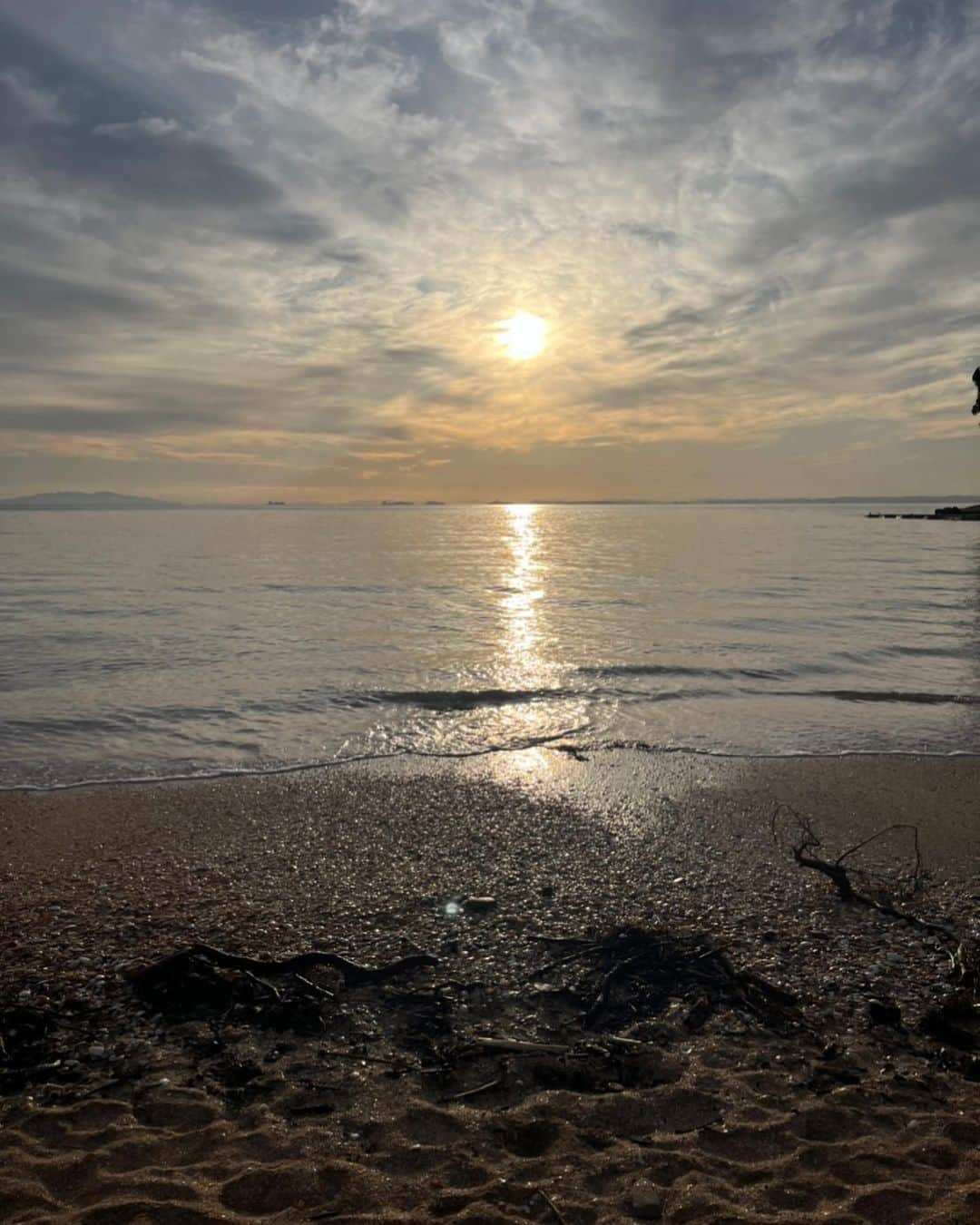 サラ・マイアーさんのインスタグラム写真 - (サラ・マイアーInstagram)「New Zealand 🇳🇿 week 2 🏝 🐚 🌅 👩🏽‍❤️‍👨🏼 📕 👨‍👦‍👦🐐  After an amazing two weeks in Auckland it‘s time to head south ➡️ Next stop: Taupo.   #familytrip #vacation #sunfun #beach #newzealand #travelling #travellingwithkids」2月26日 18時05分 - sarah.van.berkel