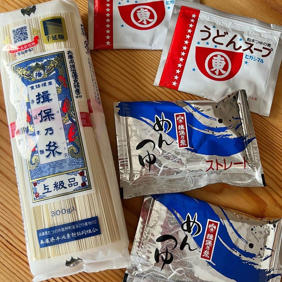 りこぴん🍅🍳さんのインスタグラム写真 - (りこぴん🍅🍳Instagram)「: : この間、グリーライフスタイルさんの #インフルエンサーミートアップ に参加させていただきました✨  いろんな企業さんからお話や 商品に対する想いを聞けたり、 新商品を試せて楽しかった☺️  さとの雪食品様（@satonoyuki1） ではずっと美味しい豆腐という 常温で長期保存可能なおとうふという 新しい概念で、しかも濃厚で美味しいと聞いて このお豆腐で早く料理したくなりました♪  揖保乃糸様指（@ibonoito_official） はそうめんの新たなレシピを学んだり、 そうめんのアレンジにわくわく♪  日の出ホールディングス様（@hinode_osake） のフルーツリキュールは、 ちゃんと度数もあるのにこんなに 美味しく飲めるのにびっくり🍇  コレールブランズ様（@corelle_pyrex） のお皿は可愛くてシンプルで使いやすさ🙆‍♀️✨  こういう機会をいただいて、 食品業界ついて知れるのは本当に嬉しい のでまた参加したいなぁ✨  #PR #インフルエンサーミートアップ #ずっとおいしい豆腐 #揖保乃糸 #hinodeのお酒 #コレール」2月26日 18時23分 - rikopin_tomato.925