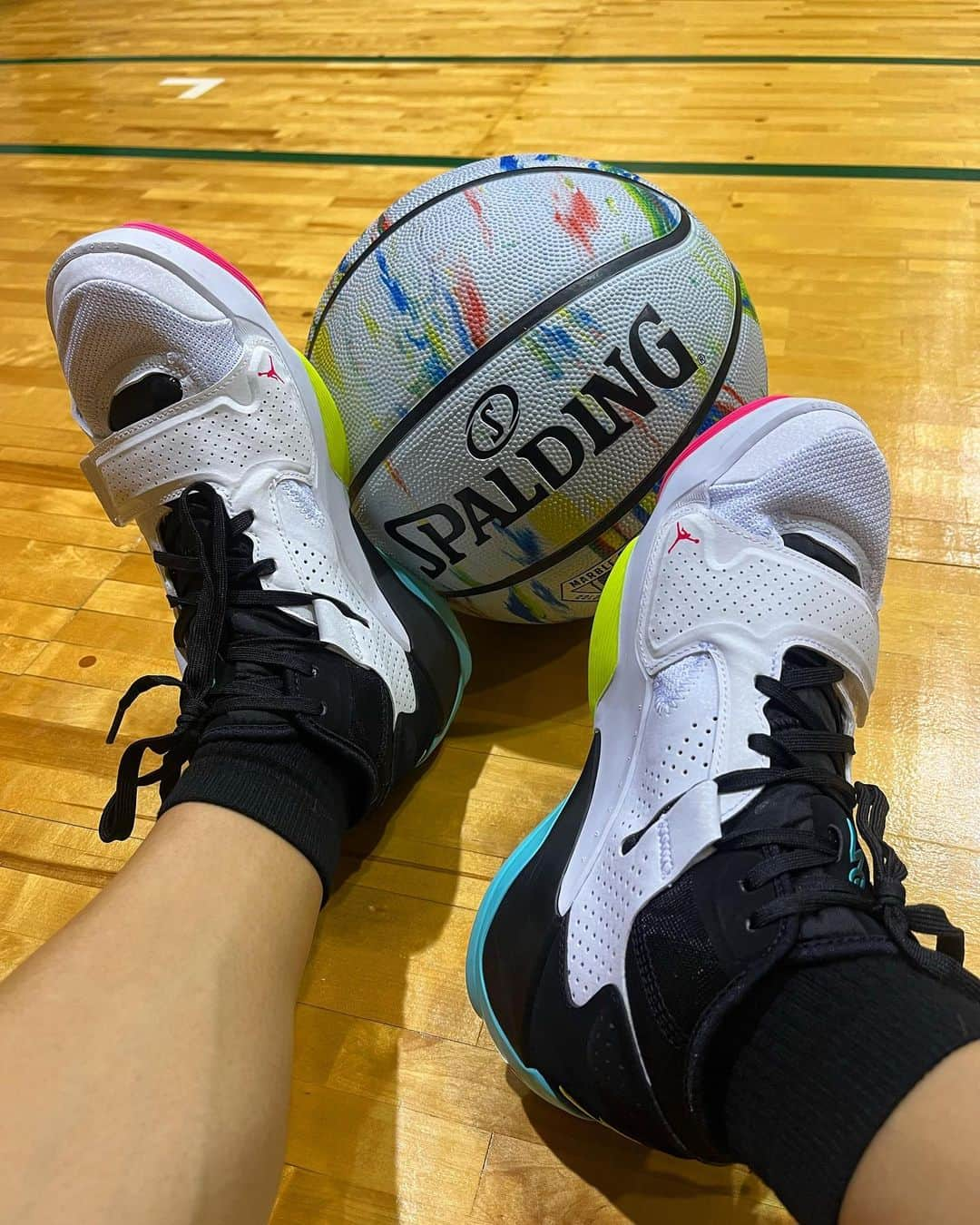 佐野千晃さんのインスタグラム写真 - (佐野千晃Instagram)「バスケしたーい⛹️‍♀️🏀  どっか1人でもシュート練習とか出来るとこないかな？  代々木公園とか？駒沢公園とか？  外だけどバスケットコートというかシュートする所あった気がする🤔  室内で1人で〜とか無さそうだもんなぁ🤔  Google先生に聞いてみるか🤔笑  #バスケ #ハマってる #上手くはない #めちゃくちゃ #下手ではない #足でカバー #身長 #欲しくなる #スラムダンク #見たい #まだ #見てない #もう #やってないよねー」2月26日 18時35分 - sanochiaki810