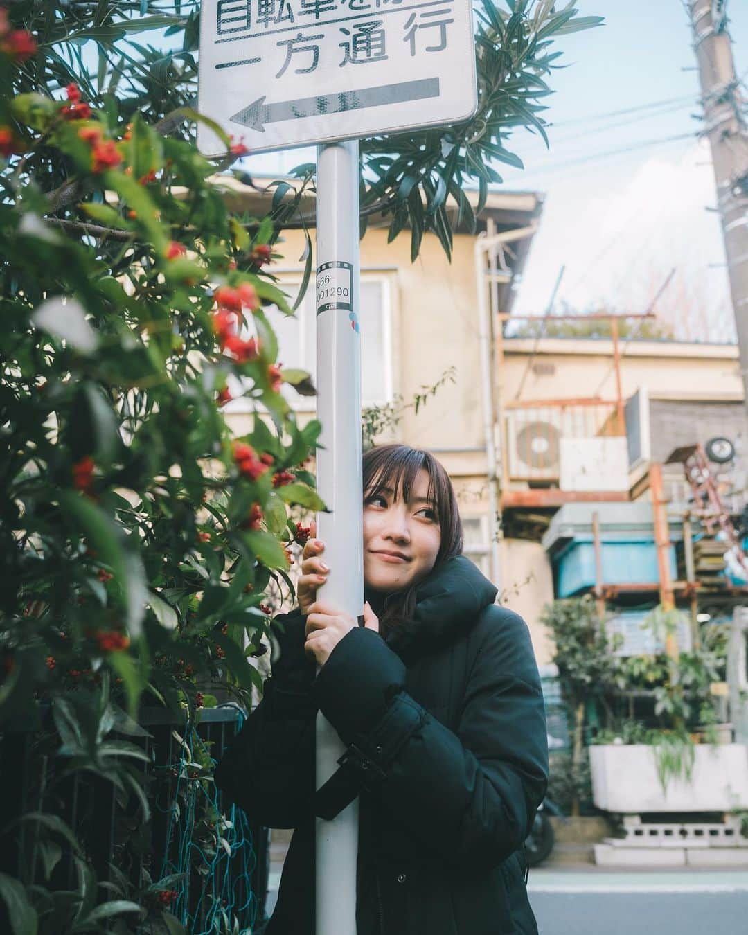 土山茜さんのインスタグラム写真 - (土山茜Instagram)「なんでもない道だけど、ね  photo By @hasu_portrait  #portrate #portraitphotography #model #ポートレート #作品撮り　#jp_portrait部　#ポートレート好きな人と繋がりたい　#古着女子 #古着屋 #照片 #攝影 #拍攝 #寫真 #攝影日記 #人像攝影 #拍照 #人像摄影 #攝影日常 #ふぃるむ写真　#フィルムライク i#ノスタルジーな瞬間を　#エモい写真」2月26日 18時39分 - tsutchama