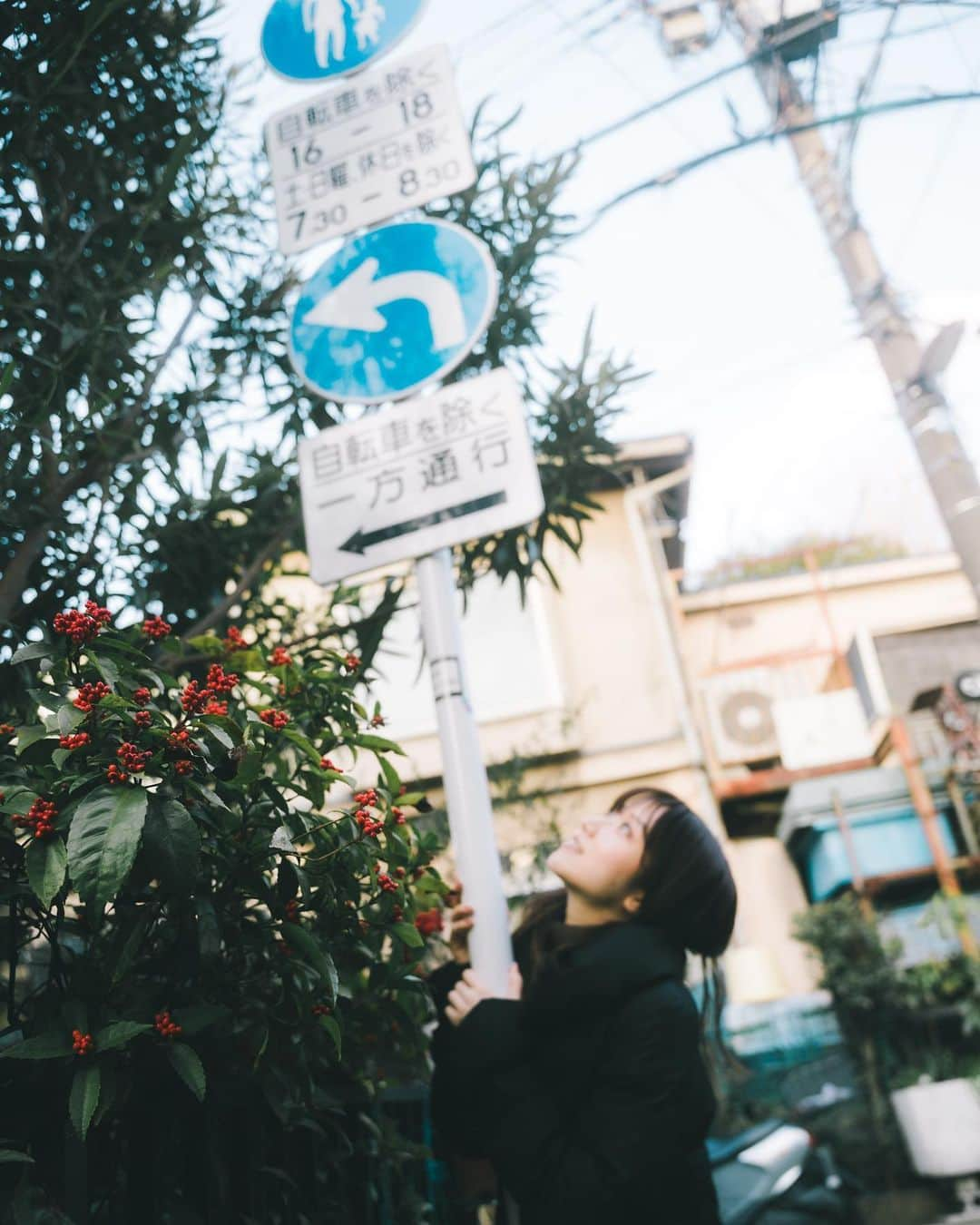 土山茜さんのインスタグラム写真 - (土山茜Instagram)「なんでもない道だけど、ね  photo By @hasu_portrait  #portrate #portraitphotography #model #ポートレート #作品撮り　#jp_portrait部　#ポートレート好きな人と繋がりたい　#古着女子 #古着屋 #照片 #攝影 #拍攝 #寫真 #攝影日記 #人像攝影 #拍照 #人像摄影 #攝影日常 #ふぃるむ写真　#フィルムライク i#ノスタルジーな瞬間を　#エモい写真」2月26日 18時39分 - tsutchama