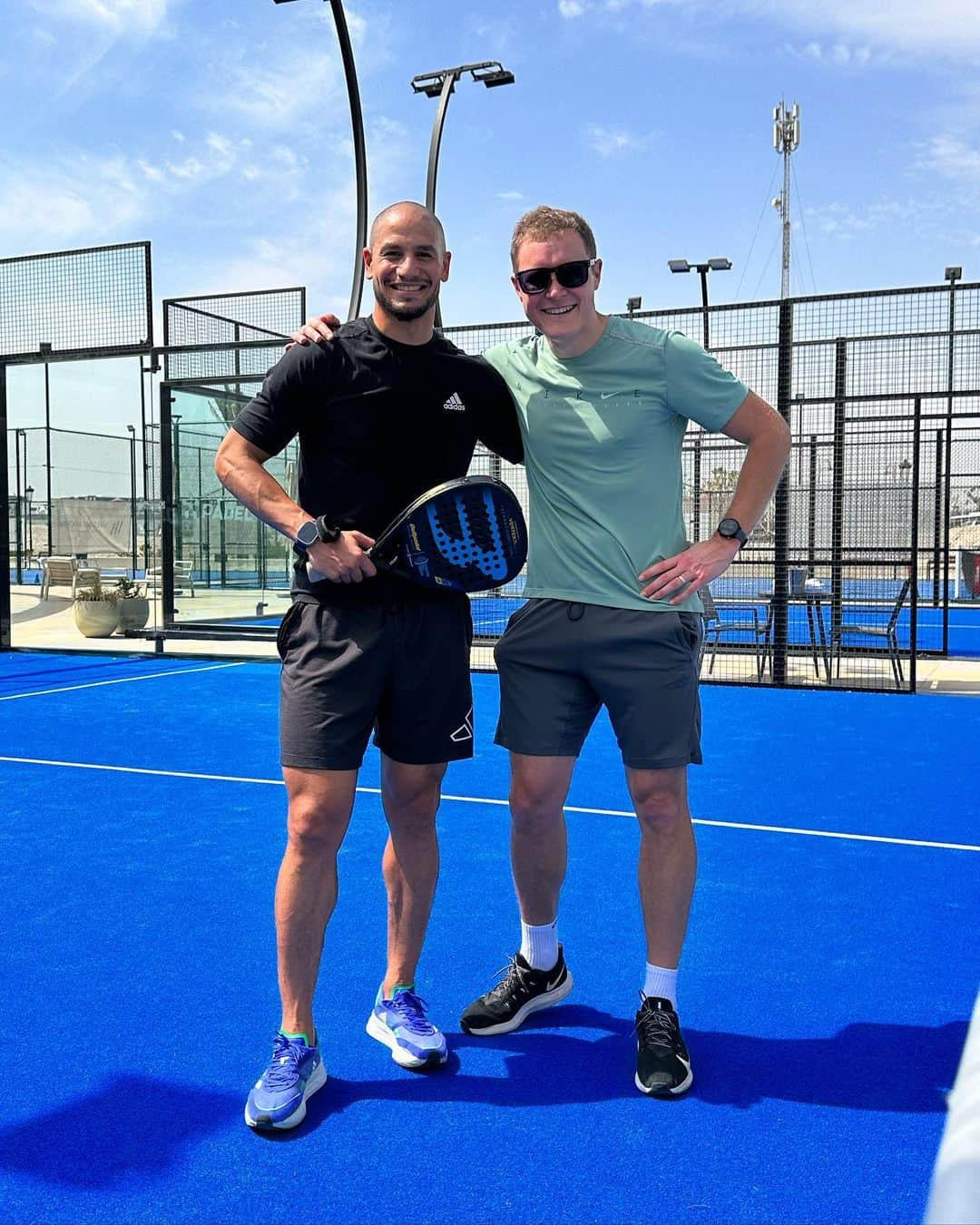 アドレーヌ・グェディウラさんのインスタグラム写真 - (アドレーヌ・グェディウラInstagram)「Starting the week with padel is always a good idea X my old friend from @wolves @physiophilhayward 🐺, it was good to catch you mate! my bro @keeponrizing & the tennis #legend @andymurray 👏🔥 Thank you guys, it was lovely ✨」2月26日 18時43分 - adleneg17