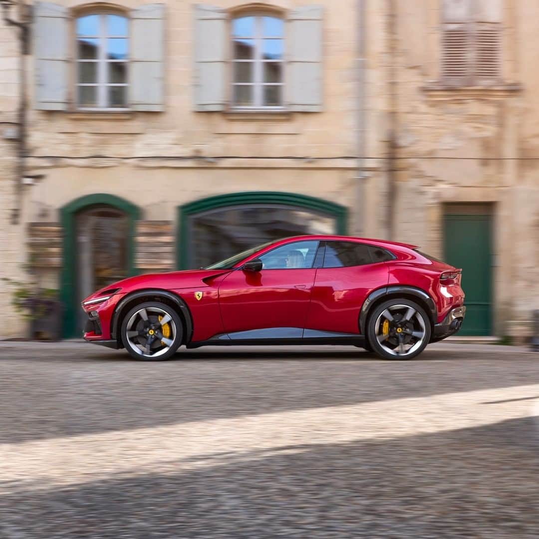 フェラーリさんのインスタグラム写真 - (フェラーリInstagram)「The #FerrariPurosangue is the ultimate synthesis of unparalleled style and performance. #DrivingFerrari #Camargue #Ferrari」2月26日 19時00分 - ferrari