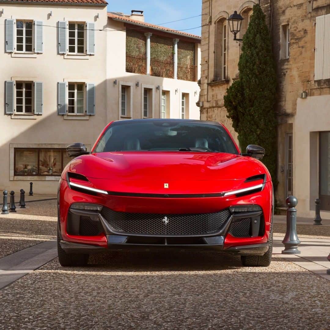 フェラーリさんのインスタグラム写真 - (フェラーリInstagram)「The #FerrariPurosangue is the ultimate synthesis of unparalleled style and performance. #DrivingFerrari #Camargue #Ferrari」2月26日 19時00分 - ferrari