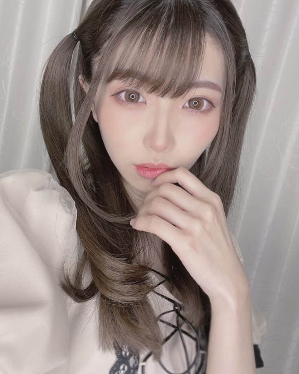 百合香（yurika）さんのインスタグラム写真 - (百合香（yurika）Instagram)「本日20:00に新作、ヴァイオリンで歌ってみたシリーズの、弾いてみた動画を投稿します！  お決まりのハーフツイン巻いて〜🎀  #cover #弾いてみた #ハーフツイン #ヘアアレンジ #ハーフツインテール #量産型 #量産型ヲタク #量産型コーデ」2月26日 19時02分 - _yurika_violin