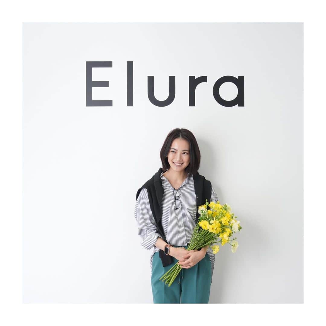 古川美有のインスタグラム：「@elura_official の展示会へ🌼  新作を色々試着させてもらい、 写真も素敵に撮ってくれました！ ストライプシャツのシャツと、デニム風のスカートをオーダー◎ 機能性もかわいさも兼ね備えたアイテムが多くて、あいかわらず今季もステキでした👏 届くの楽しみ！ #Elura #エルーラ #Elura2023 #大人の悩みに効くコーデ #展示会」