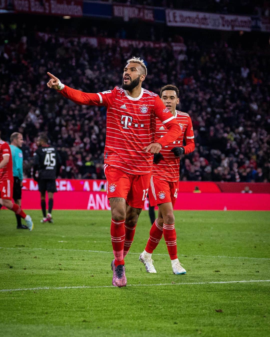 エリック・マキシム・シュポ＝モティングのインスタグラム：「Big Win @fcbayern 🥶🔥🥶 #çadonne」