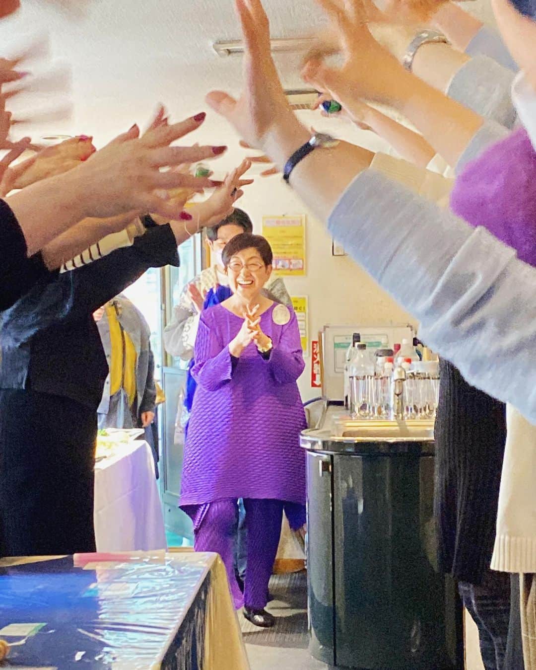 小林ひろ美さんのインスタグラム写真 - (小林ひろ美Instagram)「母が米寿を迎えることができました。元気に毎日スケジュールをこなす88歳！ 尊敬しかありません💓 これからも健康で長生きしてほしいです。 お誕生日おめでとうございます🙏 #サプライズパーティー #クルージングパーティー #感動してくれました  #米寿 #毎日パワフル #yaumay  でディナー #母照子  #紫のテーマカラーはわざとです #ぼらへ💜」2月27日 4時58分 - hiromi_kobayashi__