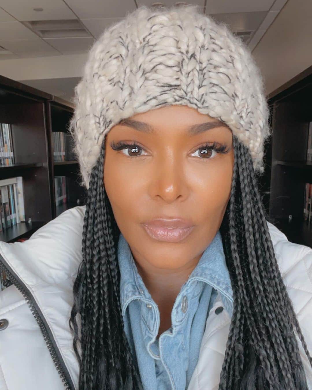 キーシャ・エップスのインスタグラム：「East Coast LOVIN’🥰  Happy Sunday LOVERS❤️  If it doesn’t serve your greater purpose, it’s just extra space✨ #DeclutterYourLife🫶🏽」