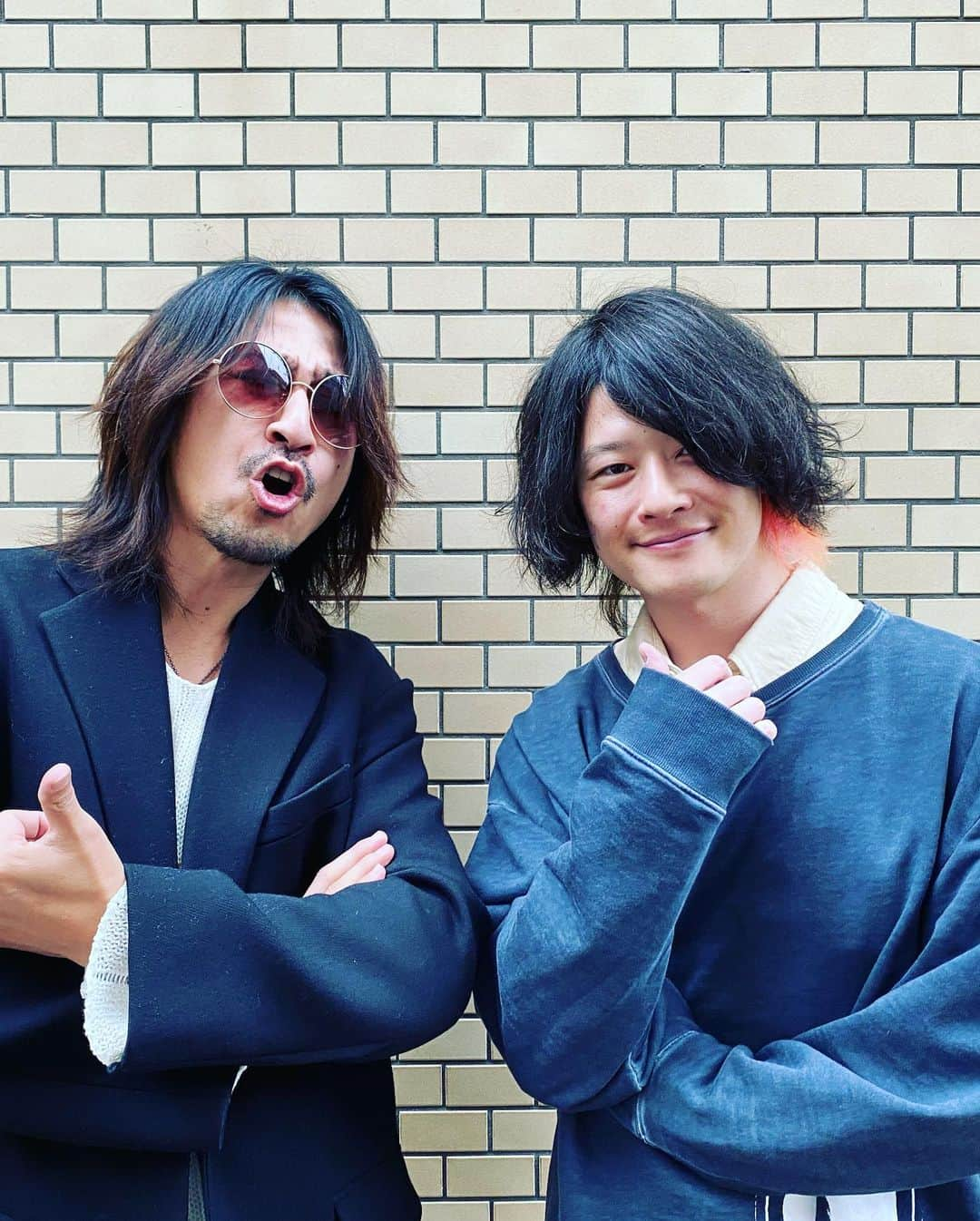 磯部寛之さんのインスタグラム写真 - (磯部寛之Instagram)「Thanks everybody for tuning in! Talk to you next month. Hiro 聴いてくれた皆さんありがとうございました！また来月電波越しにお会いしましょう。ひろ #alexandros #glay #takuro #さん #ありがとうございました #gorillaradio #zipfm」2月26日 21時07分 - hiro_isobe_alexandros