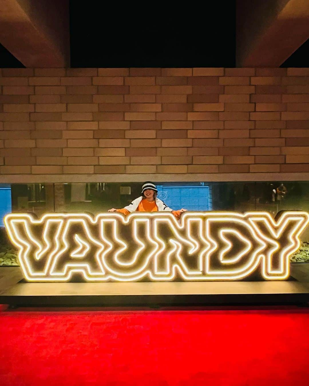 夢弓さんのインスタグラム写真 - (夢弓Instagram)「Vaundy replica one man live tour at festival hall. つまりにつまった超濃いライブありがと🔥 しかも席も近くて余計に余韻びたびた、 soramimiはがち燃えたなぁ🥵❤️ ・ #vaundy #replica #vaundyonemantour #vaundyreplica #osaka #festivalhall #邦ロック #邦ロック女子 #邦ロック好きな人と繋がりたい #vaundy好きな人と繋がりたい #vaundy好き」2月26日 21時39分 - muyu_440