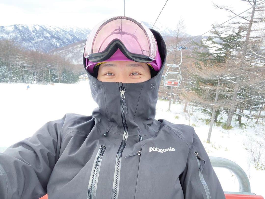髙津奈々さんのインスタグラム写真 - (髙津奈々Instagram)「スキーで足を強化して⛷  フィンスイミングの練習の質もあげる🧜‍♀️  今年は頑張る🔥  今年も頑張る💪🏽  #スキー #フィンスイミング #トレーニング女子 #パウスレイヤー」2月26日 22時08分 - nanatakatsu