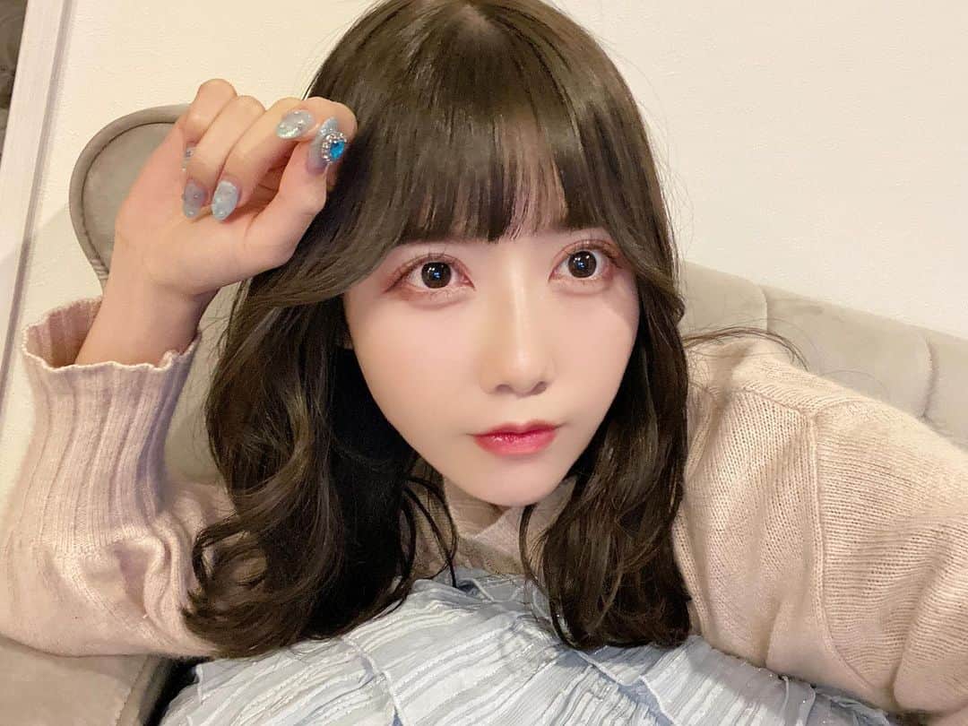 白瀬乃愛のインスタグラム：「・ 褒めてもらえることって素直に嬉しいなって！何事も粘り強く頑張るぞ〜🤞              #Instalike #dailylook #Japanesegirl #Japaneseidol #asiangirls #selca #selfie #l4l #followme #ヘアカラー #グレージュ #idol #アイドル #ヘアアレンジ #偶像 #寫真 #拍攝 #自拍 #自撮り女子 #outfit #透明感 #ootd #粉我 #아이돌  #ไอดอล #셀카  #셀카그램 #덕질」