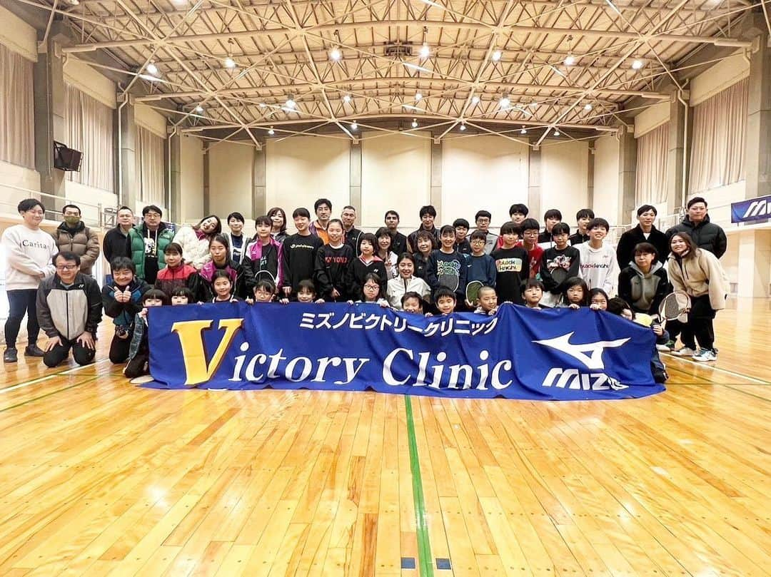 栗原文音のインスタグラム：「. MIZUNO Victory Clinic in 岐阜県岐南町  2/22(水)に岐阜県岐南町にて 小学生から大人の方を対象とした 講習会を行ってきました🏸  他県のイベントの時にも参加してくれた方が 何人か来てくださっていて👀 感謝感謝です🥺✨  参加してくださった皆さん！ ありがとうございました😊😊  #ミズノビクトリークリニック #mizunovictoryclinic #バドミントン #岐阜県岐南町 #講習会」