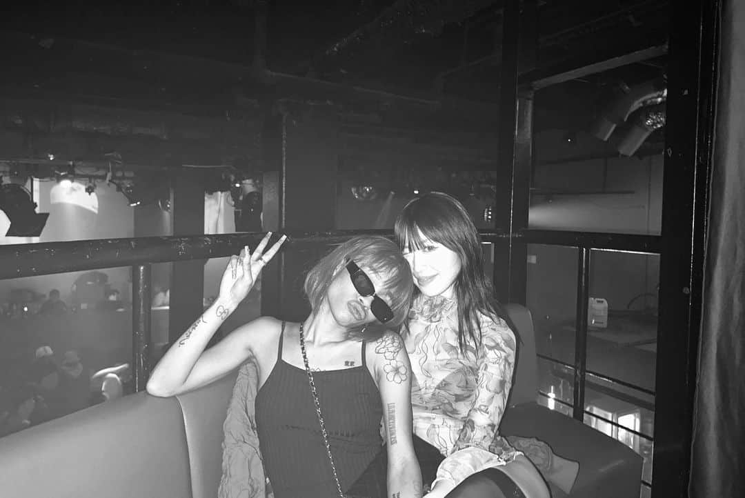 柚月瀬那のインスタグラム：「good vibes only 🫡☄️✨」