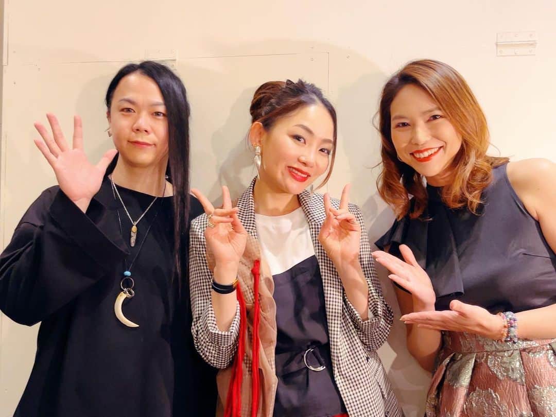 宮本美季のインスタグラム：「「Love stories vol.3」たくさんのご来場ありがとうございました！ @chika.midori の極上の歌を堪能して涙。そして @toshitakashibata のピアノはやっぱりめっちゃエモくて最高すぎた。何より皆様からのお便り、リクエストに終始目頭が熱くなる一日でした。皆さんありがとうございましたー！　#lovestories」