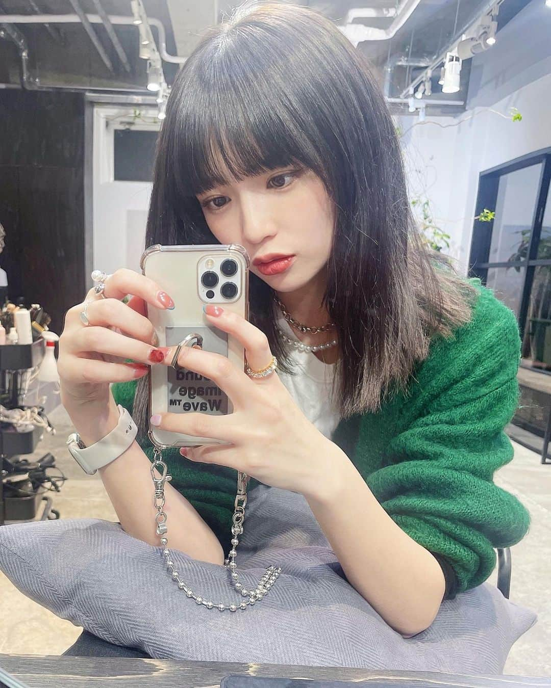 江夏詩織さんのインスタグラム写真 - (江夏詩織Instagram)「💇🏻‍♀️🖤」2月26日 22時53分 - shiori_enatsu