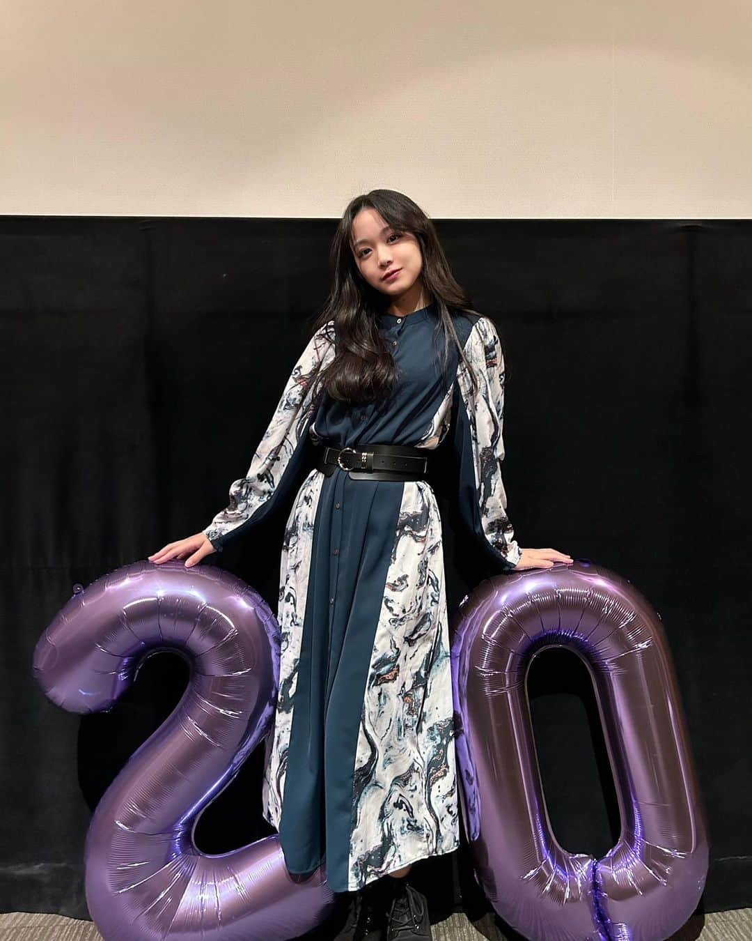 田中梨瑚のインスタグラム：「・ ・ ・ 田中梨瑚 20th Birthday event 2日間、無事に終了致しました👏  この数ヶ月、この2公演に思いを込め続けてきて、やっとほっとできたというか。笑 達成感と幸福感で胸がいっぱいです😌✨  いつも応援してくださる皆様に、歌を聴いてもらったこと、誕生日をお祝いしてもらったこと、同じ空間で過ごせたこと、本当に幸せな2日間でした🫶 久しぶりにお話できた方や、今回初めて会いに来てくれた方まで、たくさんの方とお喋り出来て楽しかった🤭 私を知ってくれたきっかけや、今までの出演作品のお話、もちろん今回のライブの感想など、皆様の思いや気持ちを聞けて嬉しかったです🥺  そして、たくさんのプレゼントやお手紙、本当にありがとうございます🥲💓 お家に帰って開封式をしながら｢かわい〜🥹｣｢えセンス良ｯｯ｣｢やばめっちゃ嬉しい😭｣と1人で騒いでました笑 頂いたプレゼント達もイベントでの思い出も、宝物にします🥰  改めて、本当にありがとうございました✨ これからも、応援よろしくお願いします😌❤️‍🔥」