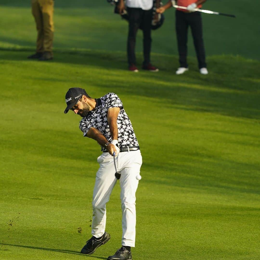 フランチェスコ・ラポルタさんのインスタグラム写真 - (フランチェスコ・ラポルタInstagram)「Fun week here in India 🇮🇳, played some good golf after a bad start on the first round. T32 in the end with some slowly improves. Time for a week with the fam and get ready for Kenya 🇰🇪  —— #hydrogen #allianzitalia #titleist #footjoy #borgoegnazia #sandomenicogolf #tribesstore #heroindianopen #dpworldtour」2月26日 23時06分 - francesco__laporta