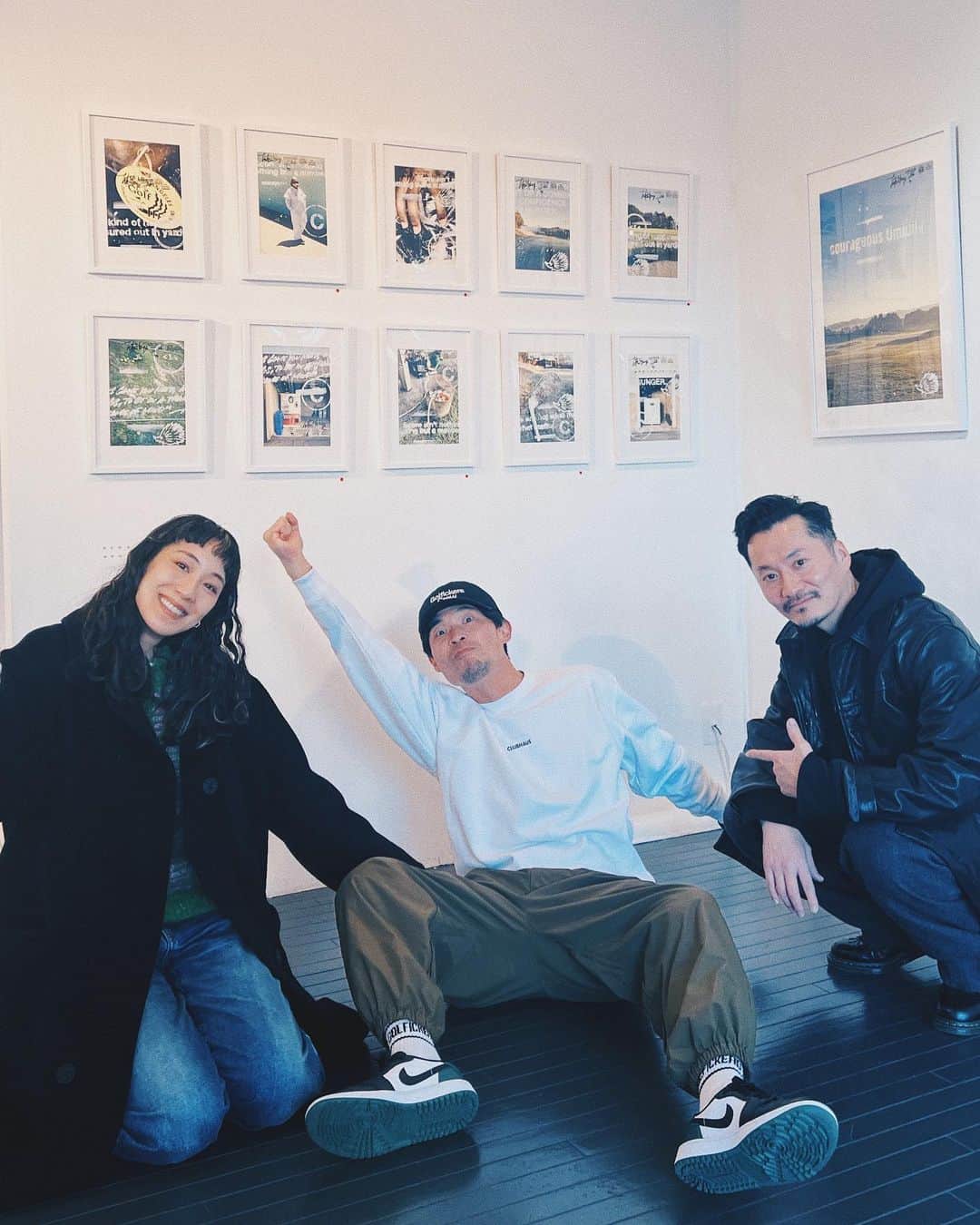 田中裕介のインスタグラム：「写真もステンシルも、とってもクールでした！！  "Some kind of happiness is measured out in yards" Photo × Stencil × Golf Art Exhibition」