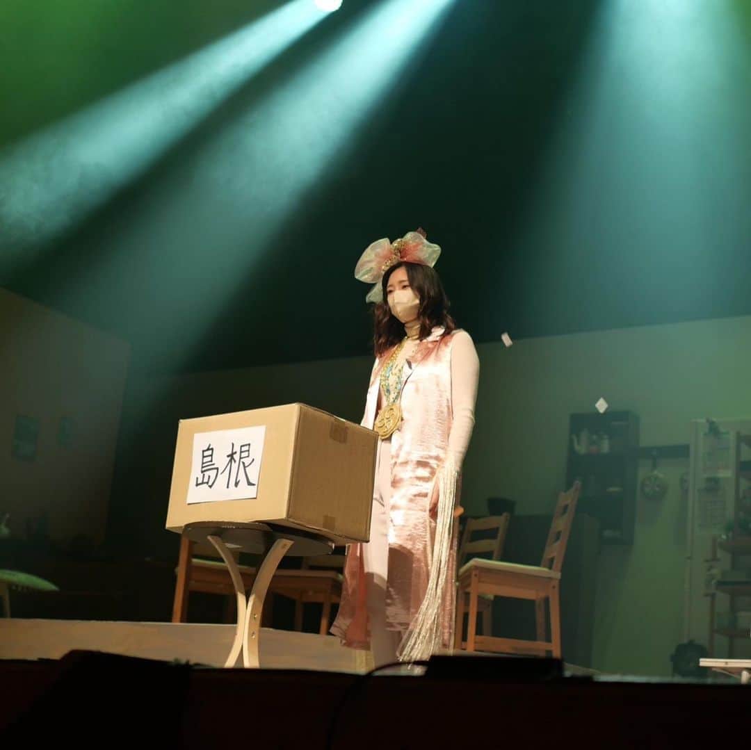 葉月さんのインスタグラム写真 - (葉月Instagram)「#五反田タイガー 12th Stage  『Tokyo Community Llfe〜Reborn〜』 無事に終演しました！ 稽古序盤は余所行きの私だったけど徐々に素でいれて毎日ゲラゲラゲラゲラ笑って超〜楽しかった🥴あったかい人達しかいなくて良い空間だったなー！ 見てくれた皆さん本当にありがとうございます！ 感想も聞きたいのでDMでもいいし(お返事はできないけど)、なんでもいいので教えてね🫢 厳選したお気に入り写真もスライドして見てね🫢」2月27日 0時04分 - hazu1121