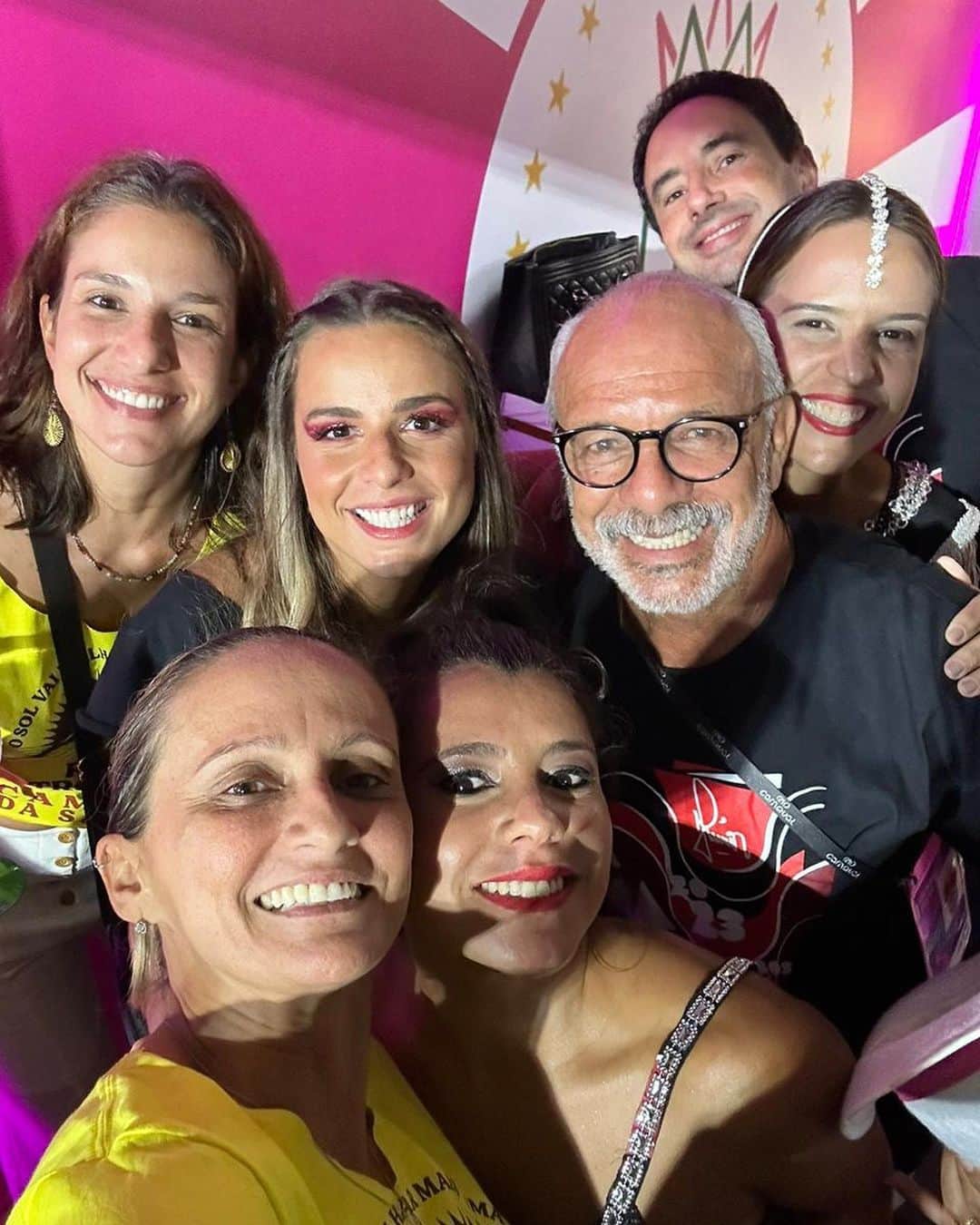 ファビアナ・オリベイラさんのインスタグラム写真 - (ファビアナ・オリベイラInstagram)「Amamos carnaval! E como é bom poder curtir novamente na avenida! Foi incrível!」2月27日 0時42分 - fabialvim