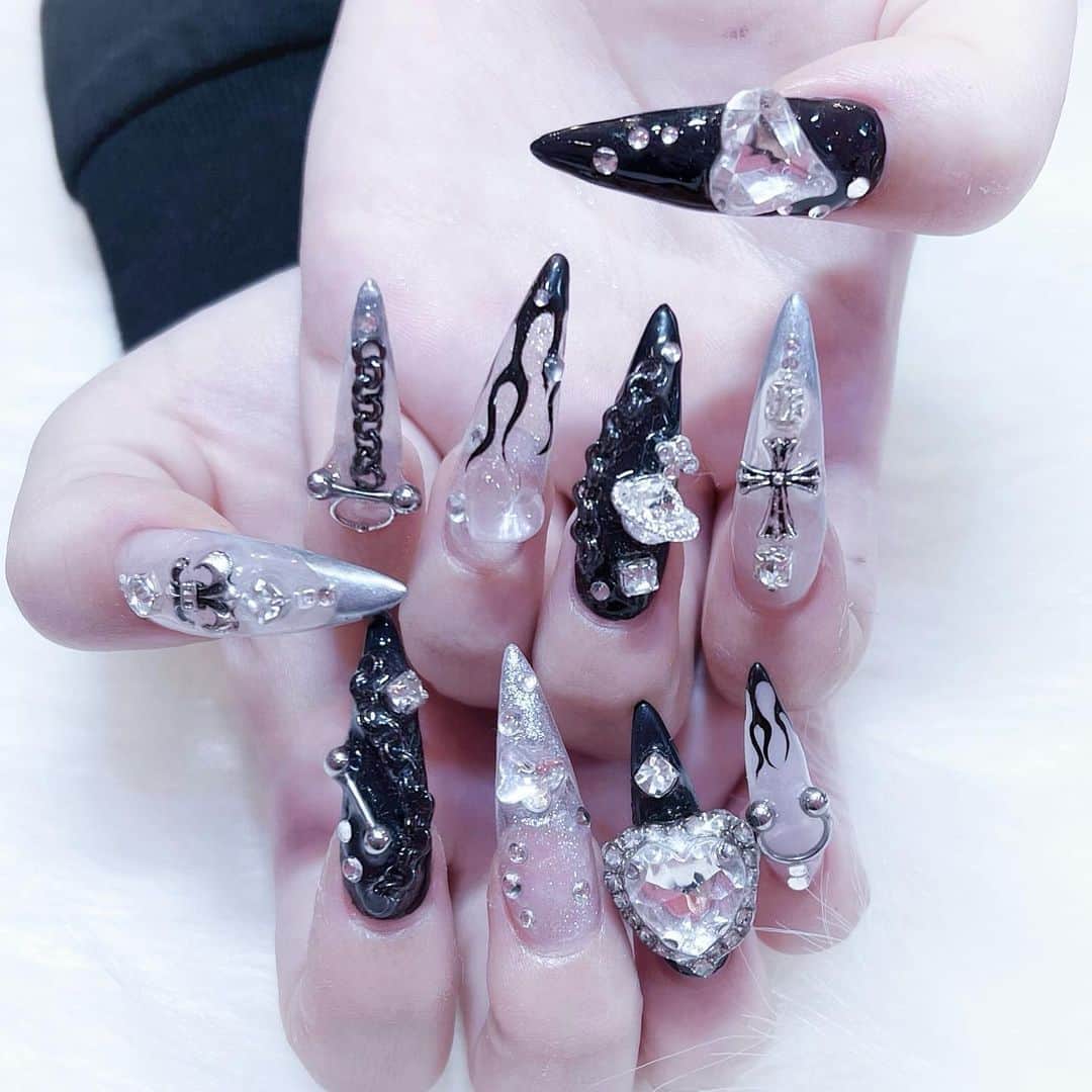 のインスタグラム：「にゅーねいる☠️✖️」