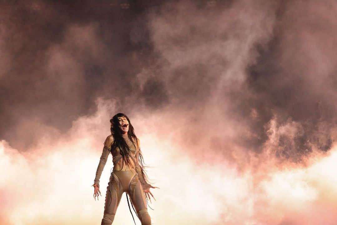 ロリーンのインスタグラム：「Thank you for all the love, I’m overwhelmed and in awe by the response you’re giving me. This is only the beginning. I love u sooooooo much its crazy. ❤️  #loreen #melodifestivalen #melfest」