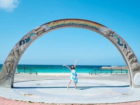 里咲りさのインスタグラム：「沖縄大好きになりました！ 歴史も今ももっと知りたいです！  #okinawa #okinawailand #beach  #CEO #社長 #社長の日常」