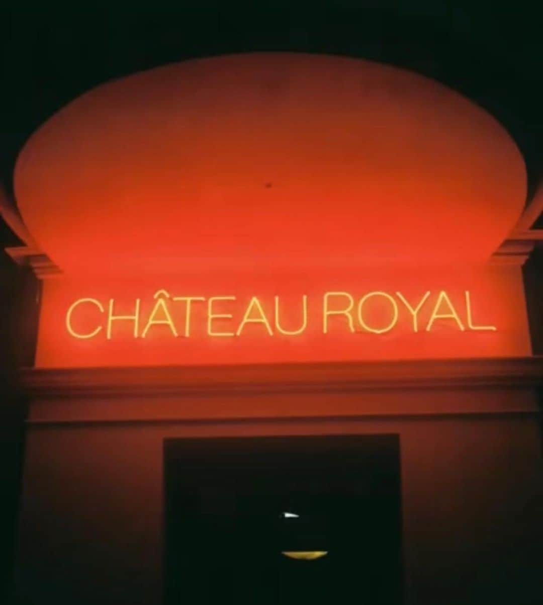 マリサ・トメイさんのインスタグラム写真 - (マリサ・トメイInstagram)「Thanks for a perfect stay  @chateauroyalberlin 🌹  Be back soon! Xo」2月27日 3時04分 - marisatomei