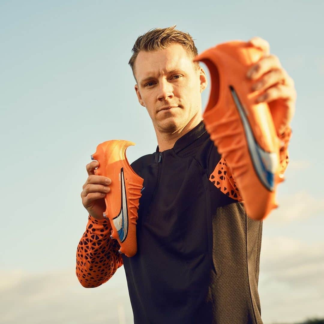 ベルント・レノさんのインスタグラム写真 - (ベルント・レノInstagram)「ULTRA - Gear up your speed ⚡🔋 @pumafootball #foreverfaster」2月27日 4時01分 - berndleno1