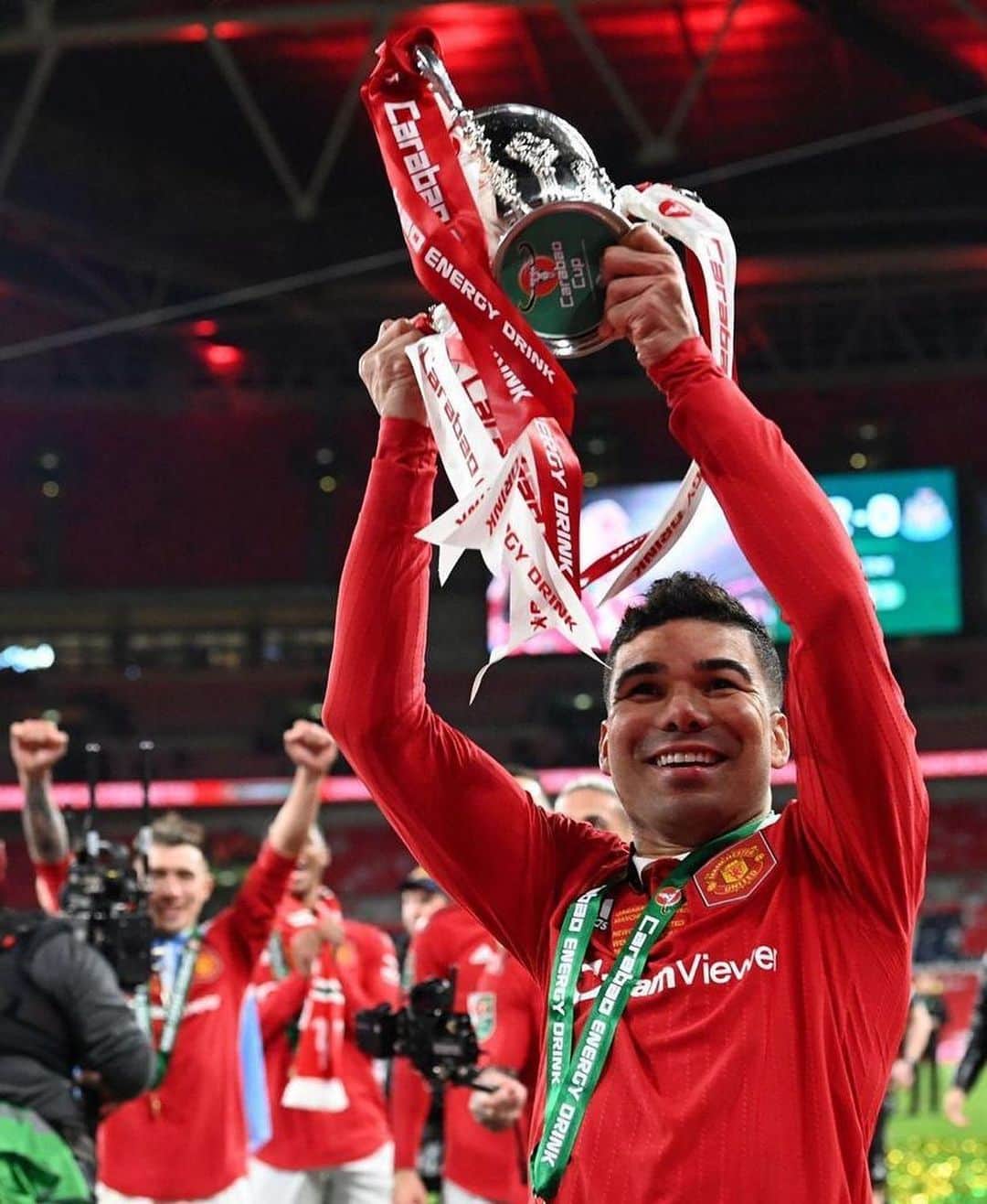 アナ・マリア・カゼミーロのインスタグラム：「🏆Campeão!!!❤️ Player of the match!💪🏻☺️Que orgulho e que alegria 👨‍👩‍👧‍👦 Te amamos muitoooo @casemiro #manchesterunited #casemiro」