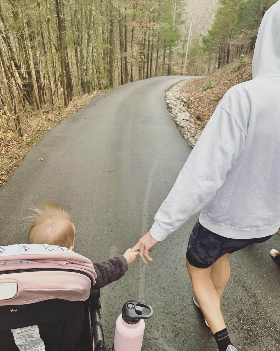 メリッサ・フランクリンのインスタグラム：「Just an absolute daddy’s girl, through and through💕」