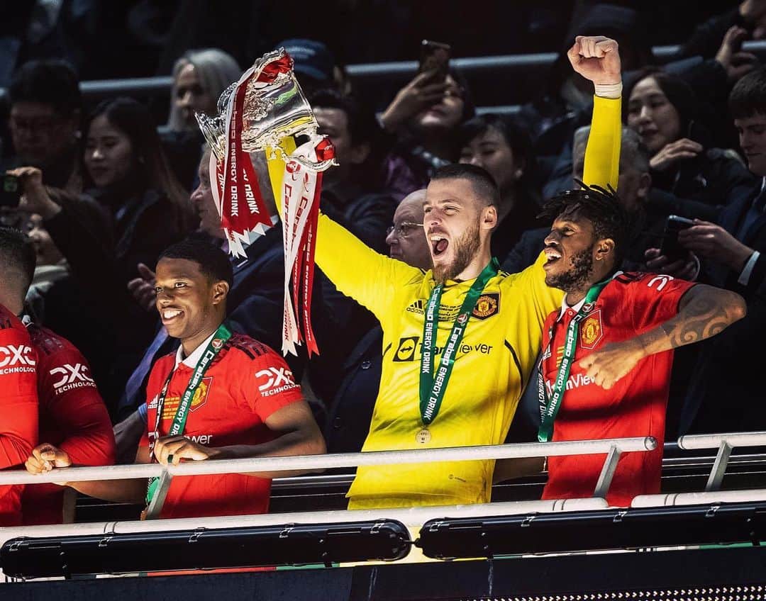 のインスタグラム：「Moments achieved in the past, memories created right now, we battled together as a group – we suffered, we all felt pain but this victory is for us all. This is what United do. We don’t stop now 🔴」