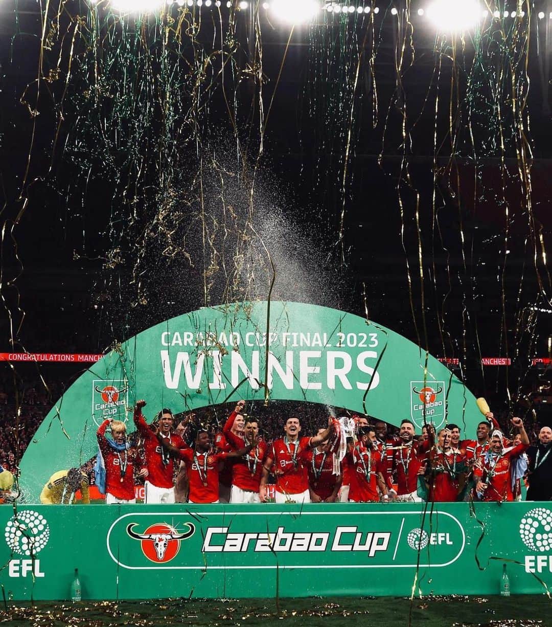 ルーク・ショーのインスタグラム：「This is United 😍」