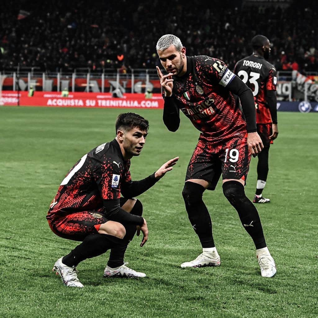 ブラヒム・ディアスのインスタグラム：「🚀 Continuiamo @theo3hernandez 🤝」