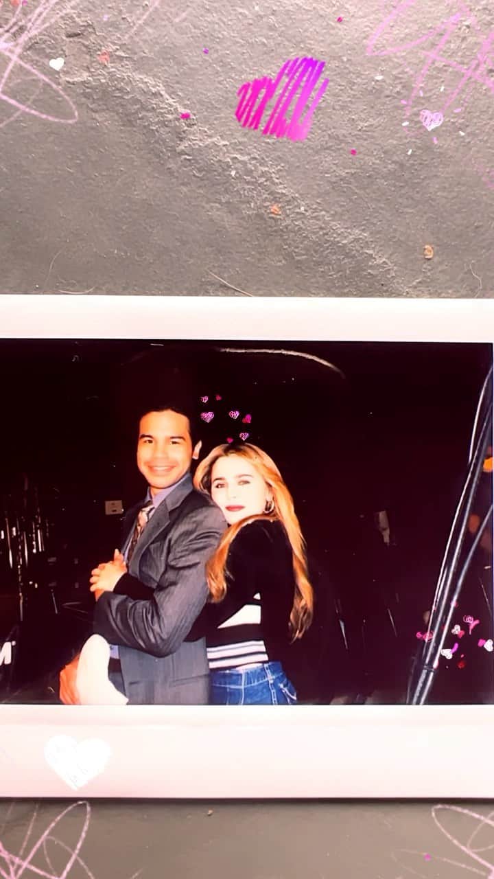 メイ・ホイットマンのインスタグラム：「Oh baby it’s less than a month until you get to meet Lindsay, Miguel and all the rest of these incredible freaks!!!! We are so excited to share Up Here with you. We put our whole hearts into it and can’t wait for you to see!!!!!!! #uphere」